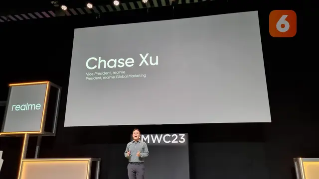 Vice President Realme Chase Xu memperkenalkan Reame GT 3
