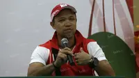 Pelatih ganda campuran, Richard Mainaky, saat hadir dalam konferensi pers peraih medali emas Olimpiade Rio 2016 di Pelatnas Bulutangkis PBSI, Cipayung, Jakarta Timur, Rabu (24/8/2016). (Bola.com/Arief Bagus)