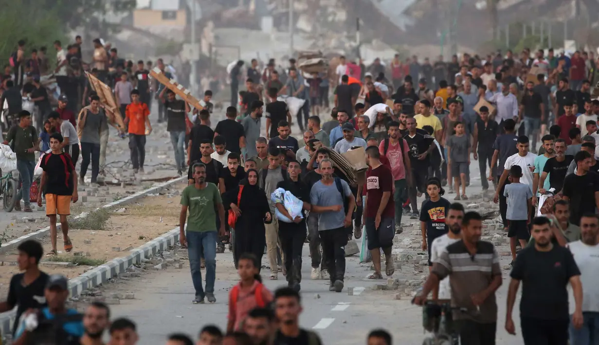 Dalam pernyataan kolektif yang dirilis pada Rabu 23 Juli 2025, 111 lembaga termasuk Doctors Without Borders (MSF), Save the Children, dan Oxfam menegaskan bahwa tidak hanya warga sipil yang terdampak, tetapi juga para pekerja kemanusiaan yang kini turut mengalami kekurangan pangan akut. (Eyad BABA/AFP)