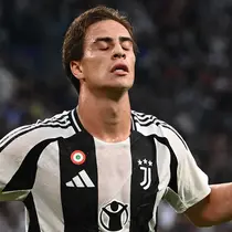 Pemain Juventus, Kenan Yildiz merayakan gol pertama timnya ke gawang PSV Eindhoven pada laga Liga Champions 2024/2025 di Juventus Stadium, Turin, Italia, Rabu (18/09/2024) WIB. (AFP/Isabella Bonotto)