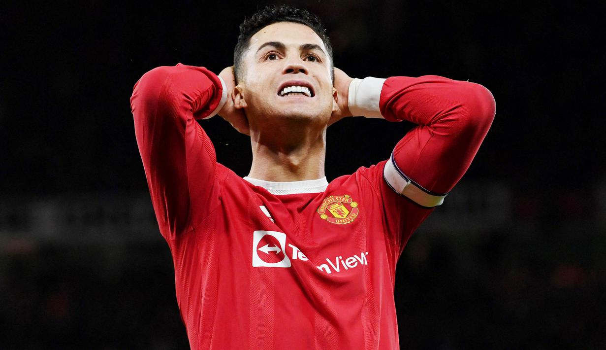 Manchester United mengawali tahun 2022 dengan kekalahan 0-1 kala menjamu Wolverhampton di Old Trafford dalam partai pekan ke-21 Liga Inggris 2021/22, Selasa (4/1/2022). (AFP/Paul Ellis)