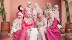 Rutin gelar arisan, anggota geng Butterfly yang terdiri dari 10 anggota ini makin kompak satu sama lainnya. Rata-rata anggotanya sudah jadi ibu, momen kumpul Geng Butterfly jarang kumpul dengan formasi lengkap. Saat arisan ke-8, ada 4 anggota yang berhalangan hadir, salah satunya adalah Wardah Maulina, Meski begitu, kebersamaan Geng Butterfly tetap terasa hangat. (Liputan6.com/IG/adindaamiraa)
