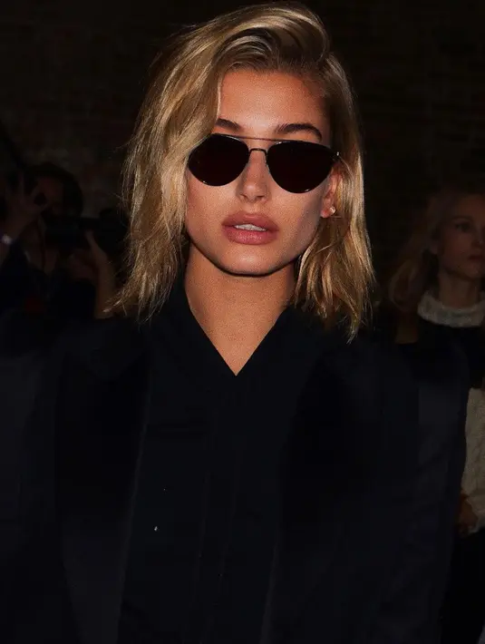 Hailey pun mengatakan bahwa orangtuanya tak menghalanginya. (instagram/haileybaldwin)