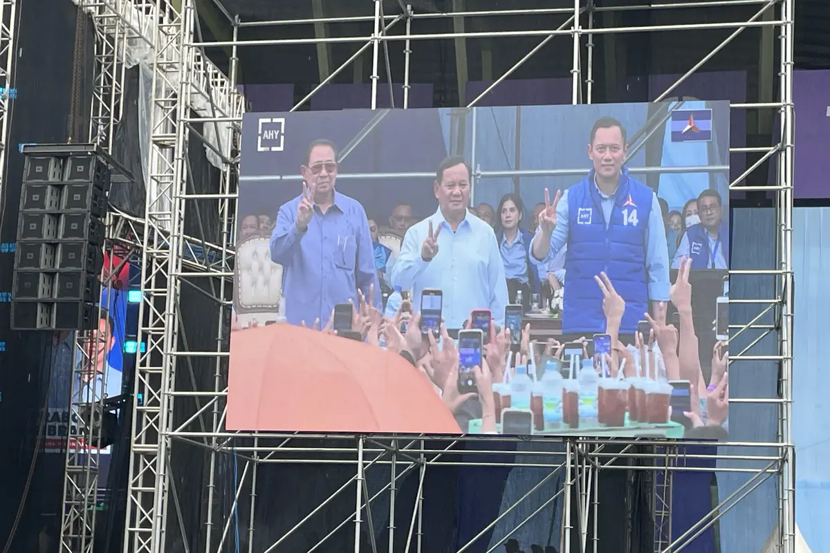 Capres nomor urut 2 Prabowo Subianto kampanye akbar di Stadion Gajayana Malang, Jawa Timur pada Kamis (1/1/2024). Dia ditemani SBY dan AHY