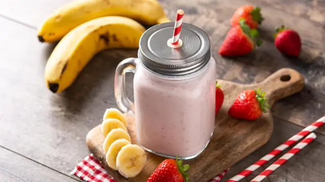 Resep Smoothie Stroberi dan Pisang