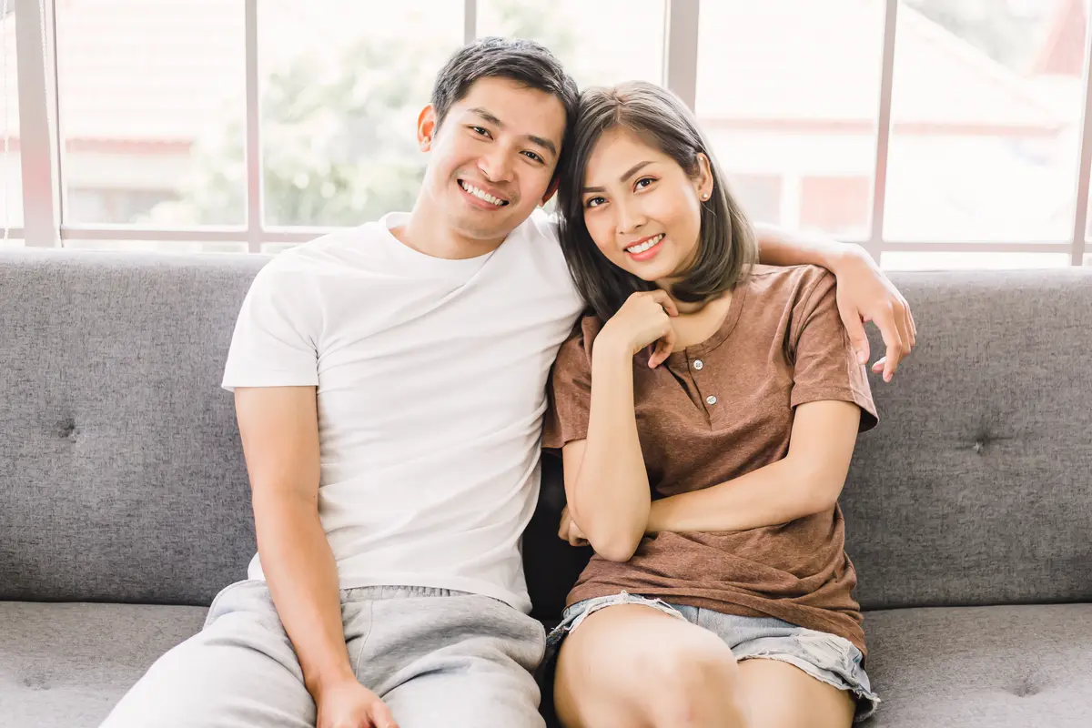 perempuan dan pasangan 21 juni