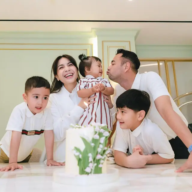 6 Potret Ultah Lily Anak Raffi dan Nagita ke-1 Tahun, Foto Baby Born Bikin Gemas