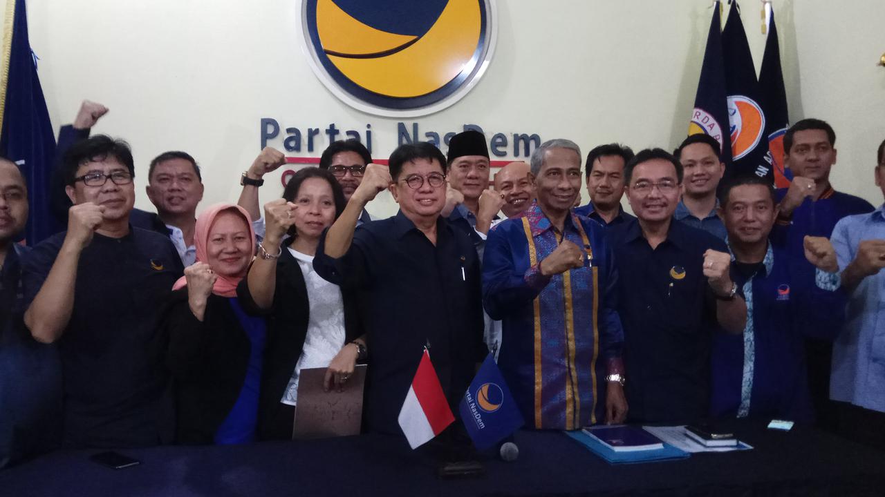 Partai Nasdem Sumsel menyatakan dukungan terhadap Herman Deru-Mawardi Yahya pada Pilgub Sumsel 2018 (Liputan6.com / Nefri Inge)