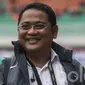 Manajer Timnas Indonesia, Endri Erawan, hadir saat laga uji coba melawan Myanmar di Stadion Pakansari, Jawa Barat, Selasa (25/3/2017). Timnas Indonesia U-22 kalah 1-3 dari Myanmar. (Bola.com/Vitalis Yogi Trisna)