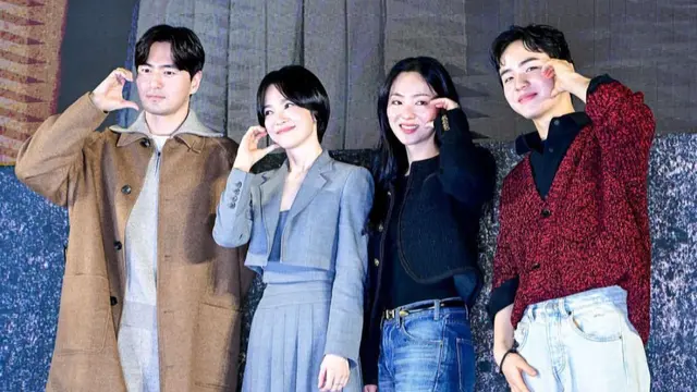 Song Hye Kyo Tampil Fresh dengan Rambut Bondol, Auranya Bak Remaja Penuh Pesona (credit: instagram.com/kyo1122).