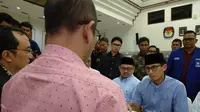 Cawapres Sandiaga Uno saat melaporkan dana awal kampanye di Kantor KPU, Jakarta.. (Liputan6.com/Delvira Chaerani Hutabarat)