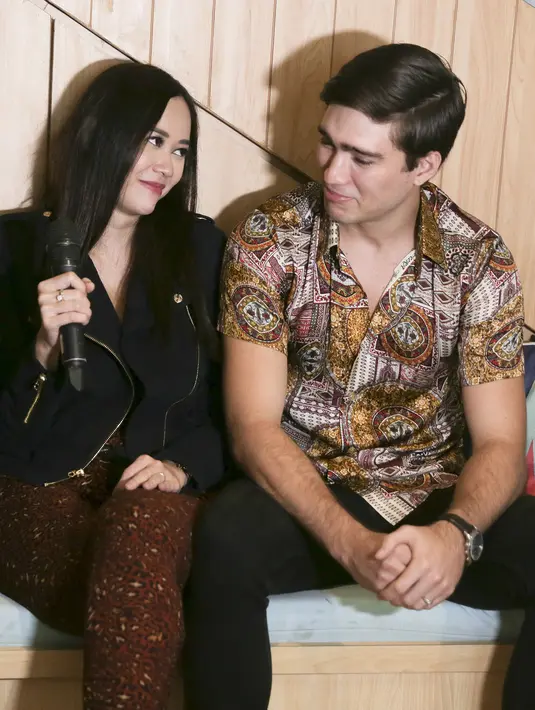 Aura Kasih dan Eryck Amaral