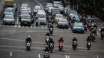 Pengendara sepeda motor melintas di sekitar Jalan MH Thamrin, Jakarta Pusat, Selasa (11/11/2014). (Liputan6.com/Faizal Fanani) 