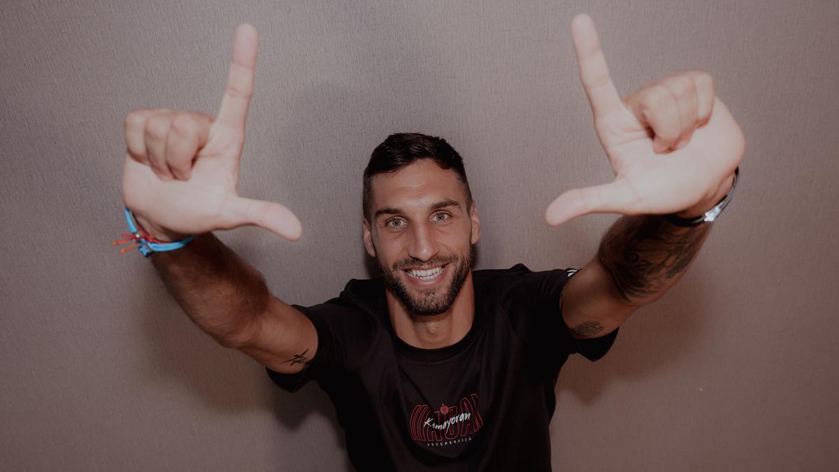 Resmi! Persija Amankan Denis Kolinger, Bek Jangkung Jerman-Kroasia Setinggi Hampir 2 Meter, Berpengalaman di Conference League