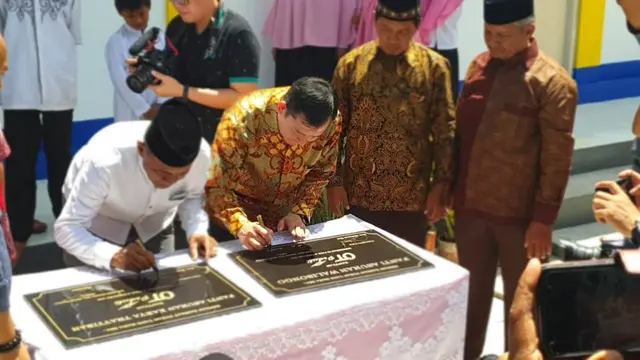 Peresmian Panti Asuhan Bantuan Yayasan OT