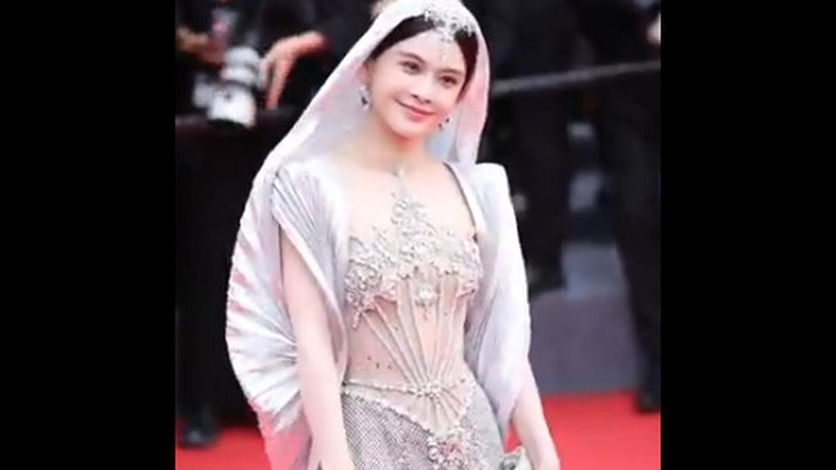 Aktris Tiongkok Zhao Yingzi Diusir dari Karpet Merah Festival Film Cannes, Pakaiannya Terlalu Seksi?