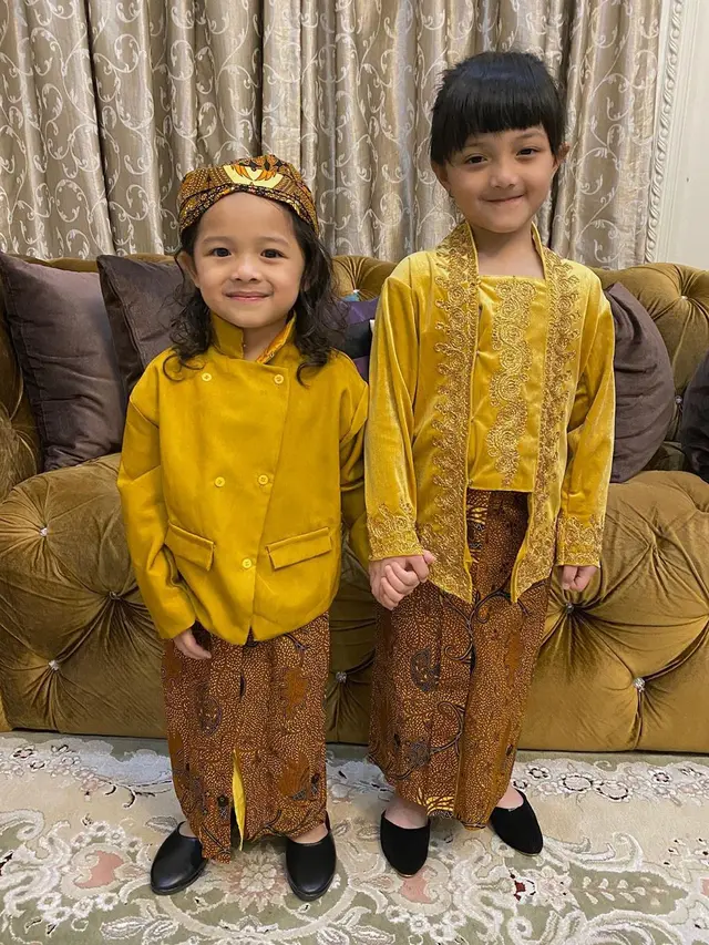 Potret 6 Anak Selebriti saat Pakai Kebaya, Makin Menggemaskan