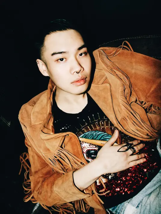 Sebelumnya tidak ada bintang k-pop terbuka soal status gay. Pasalnya pengakuan tersebut bisa berimbas buruk seperti dipecat dari pekerjaan hingga dibully. (Foto: verygoodlight.com)