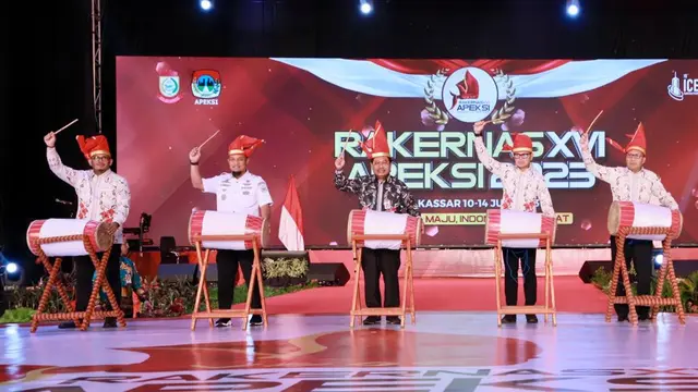 Kota BerkelanjuSekjen Kemendagri Dorong Daerah Percepat Pengembangan Branding Kotatan dan Berdaya Saing