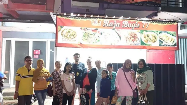 Jadwal Syuting Berkurang, Ini 5 Potret Alessia Cestaro dan Suami Jualan Nasi Goreng