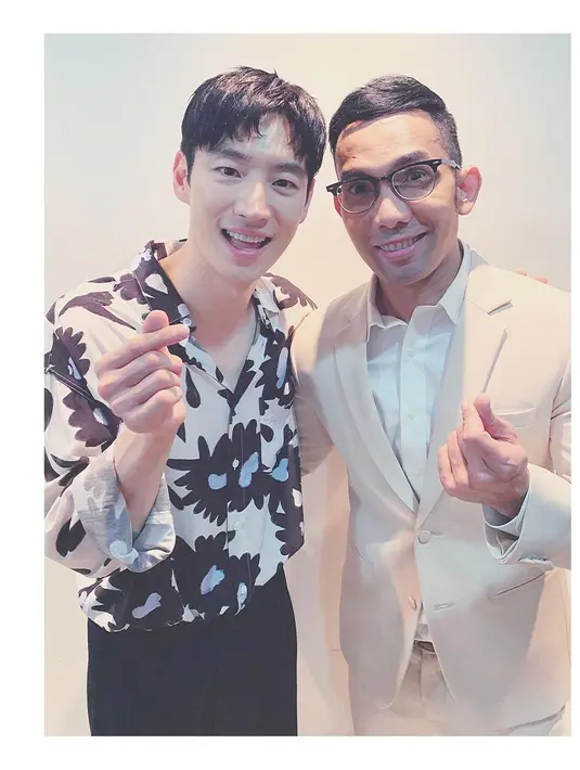 <p>Lee Je Hoon melangsungkan fan meeting pada Minggu 19 Maret 2023 di Ballroom Pullman, Jakarta. Indra Herlambang terkesan dengan snag aktor. "Setelah acara pun dia berkali-kali bilang terima kasih," kata dia. (Foto: Instagram/ indraherlambang)</p>