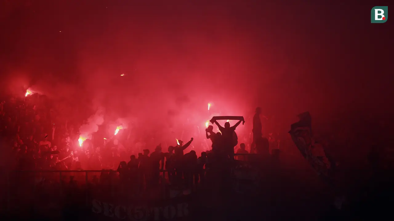 Foto: Bermain di Depan Ribuan The Jakmania, Persija Jakarta Dikalahkan Klub Malaysia di Laga Uji Coba