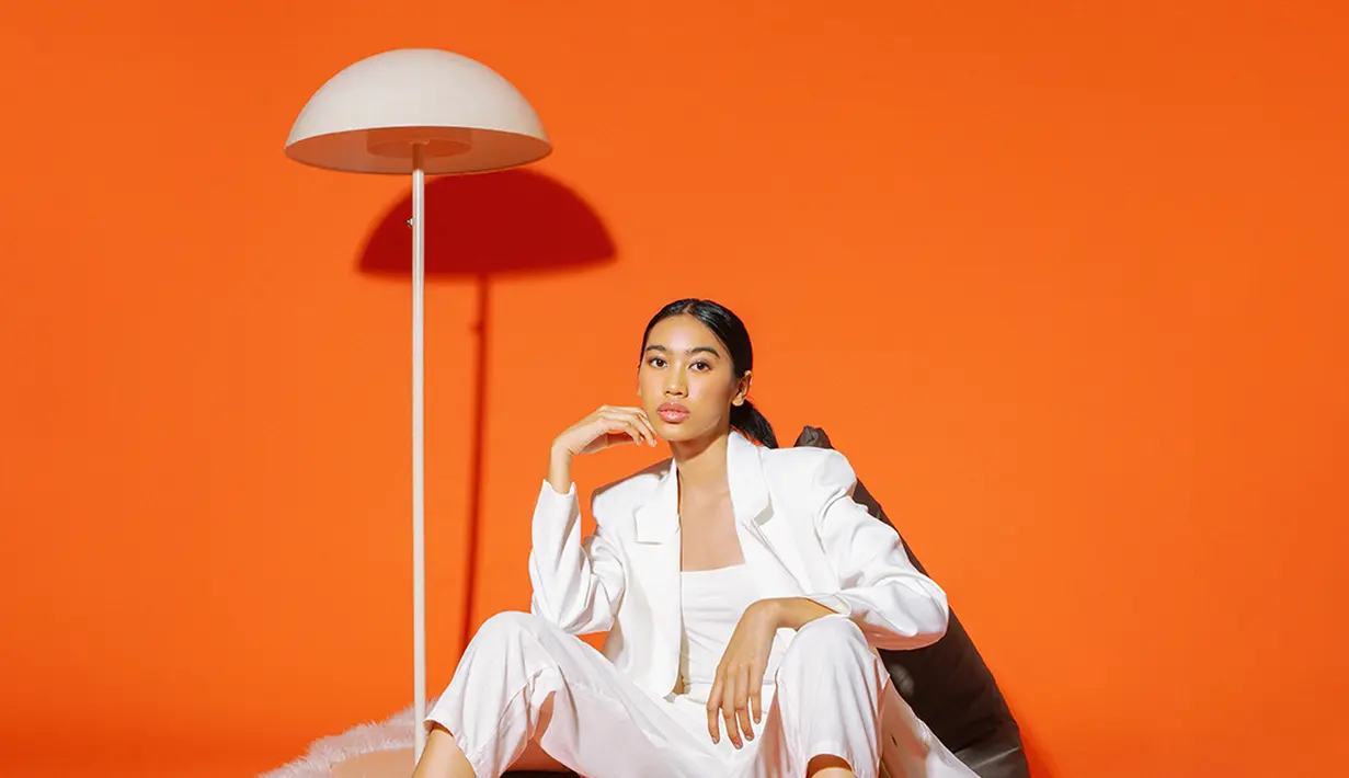 Koleksi premium yang pertama kali diperkenalkan di Jakarta Fashion Week 2022 hingga meraih penghargaan Fashion Force Award 2021 pada ajang bergengsi tersebut merupakan koleksi yang bercerita tentang perubahan gaya hidup.
(dok/MKS).