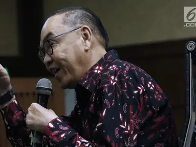 Terdakwa dugaan suap pembangunan PLTU Riau-1, Johannes Budisutrisno Kotjo memberi keterangan pada sidang lanjutan di Pengadilan Tipikor, Jakarta, Kamis (15/11). Sidang mendengarketerangan terdakwa. (Liputan6.com/Helmi Fithriansyah)