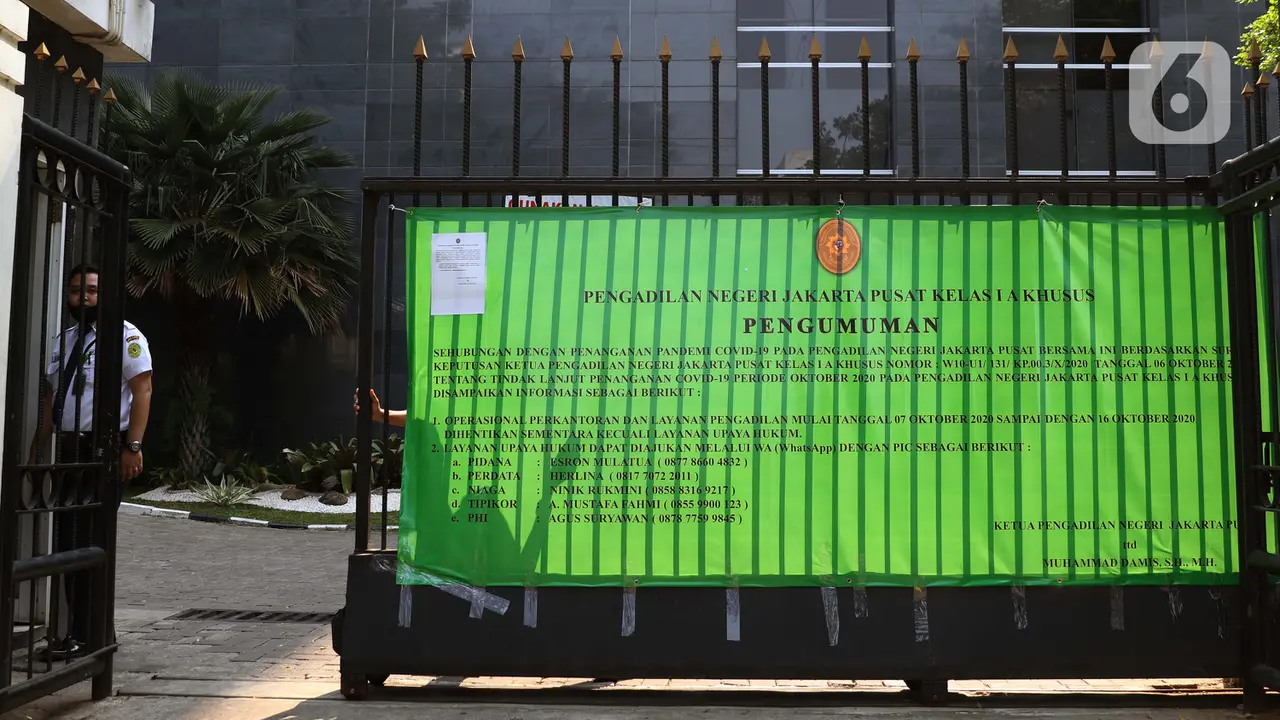 FOTO: Sejumlah Pegawai Reaktif COVID-19, PN Jakarta Pusat Tutup Sementara