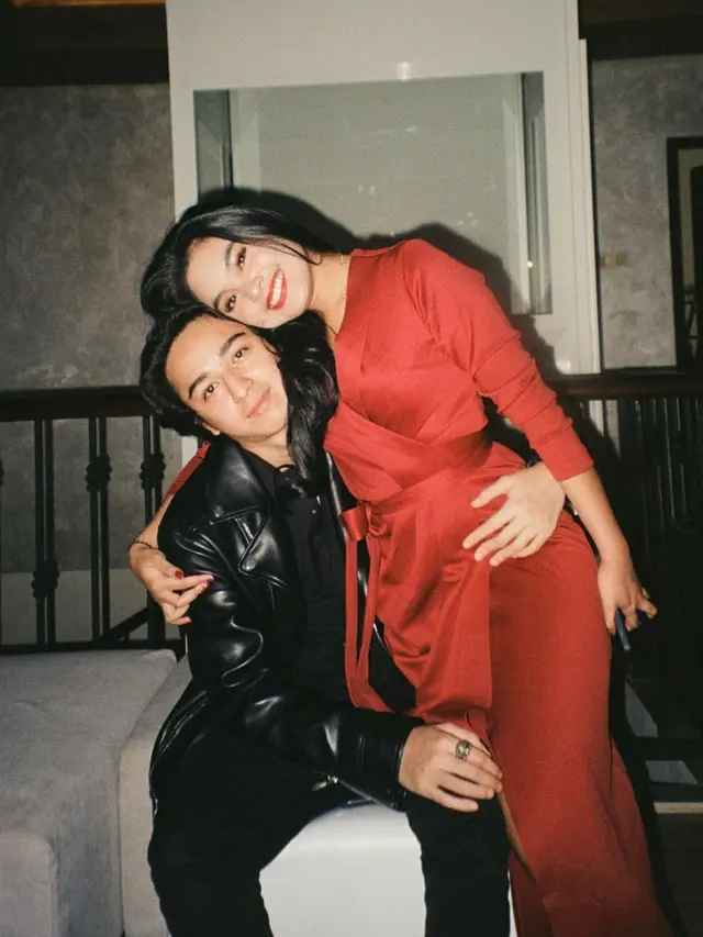Move On dari Adhisty Zara, Ini 6 Potret Zaki Pohan dan Syandria Cicit Soekarno