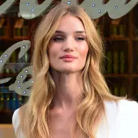 Rosie Huntington-Whiteley punya keseksian yang tak pernah kalian bayangkan (www.hawtcelebs.com)