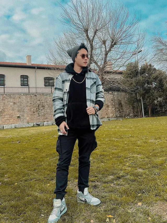 6 Potret Indra Kenz, Crazy Rich yang Kini Jadi Sorotan Warganet