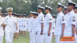 Citizen6, Surabaya: 183 bintara baru siap perkuat TNI AL. Mereka lulus dari Dikmaba PK TNI AL Angkatan ke - 31 yang ditutup secara resmi, Rabu (20/6) Pagi. (Pengirim: Kobangdikal).