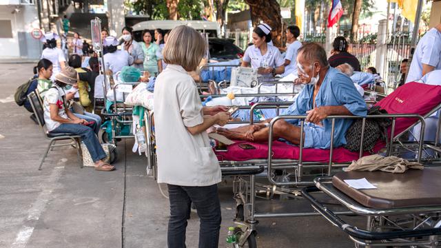 Sejumlah Pasien di Kompleks Rumah Sakit Thailand Dievakuasi
