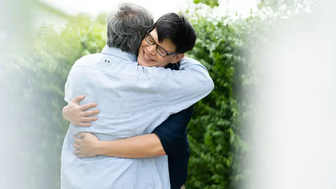 Reaksi Seorang Ayah Ini Begitu Menyentuh saat Tahu Anaknya Lulus Bintara Polri