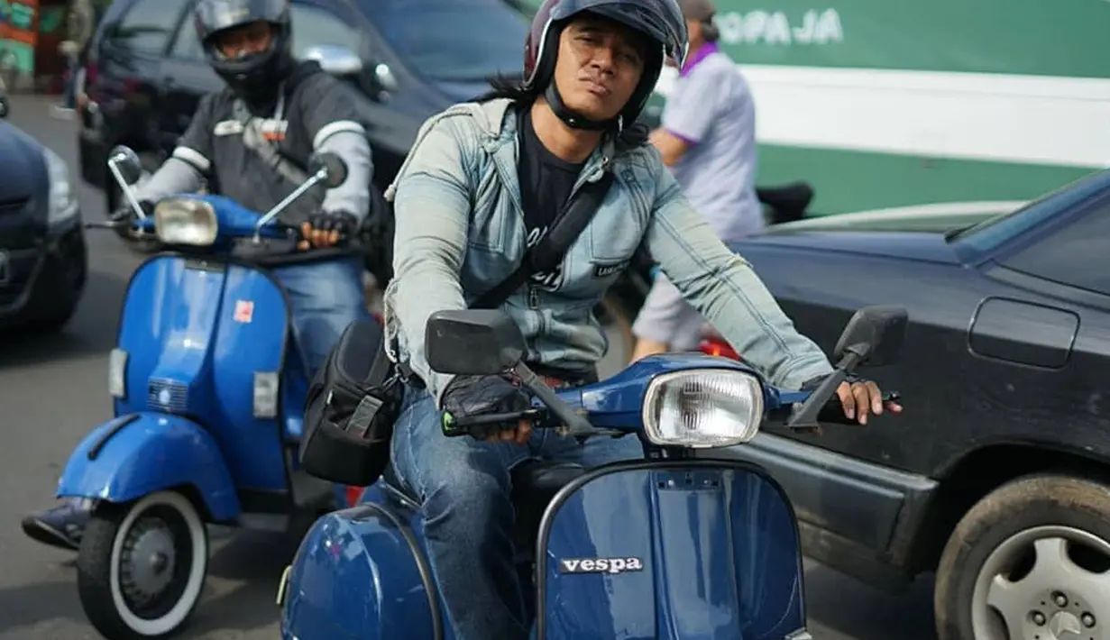 Pelantun lagu Astuti ini juga beberapa kali terlihat menyempatkan diri untuk touring. Potret saat Almarhum Agung melakukan touring ke Semeru. (Liputan6.com/IG/agunghercules88)