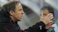 Gaya pelatih Ghana Milovan Rajevac di laga penyisihan Grup D melawan Jerman di Soccer City Stadium, Johannesburg, 23 Juni 2010. AFP PHOTO / PEDRO UGARTE / GIANLUIGI GUERCIA 