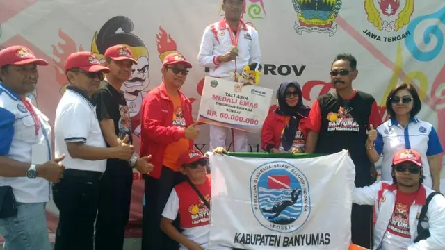 Bupati Banyumas mendampingi atlet Banyumas saat berlaga di Porprov Jateng 2018. (Foto: Liputan6.com/Humas Pemkab BMS/Muhamad Ridlo)