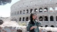 Gita Gutawa juga mengunjungi Colosseum di Roma, Italia (Foto: Instagram)