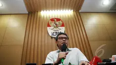 KPK menggelar konferensi pers pasca ditolaknya praperadilan Suryadharma Ali (SDA) oleh Pengadilan Negeri Jakarta Selatan, Jakarta, Rabu (8/4/2015). KPK akan memanggil SDA kembali untuk memproses kasus haji yang menimpanya (Liputan6.com/Helmi Afandi)