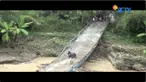 Tiga hari setelah ambruk, jembatan Ciames di Bandung Barat, Jawa Barat, masih belum diperbaiki. Akibatnya, aktivitas warga lumpuh.