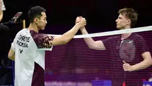 Tunggal putra Indonesia, Jonatan Christie, bersalaman dengan pemain Jerman, Matthias Kicklitz, pada babak pertama Kejuaraan Dunia BWF 2026 di India, Selasa (18/8/2026). (PBSI