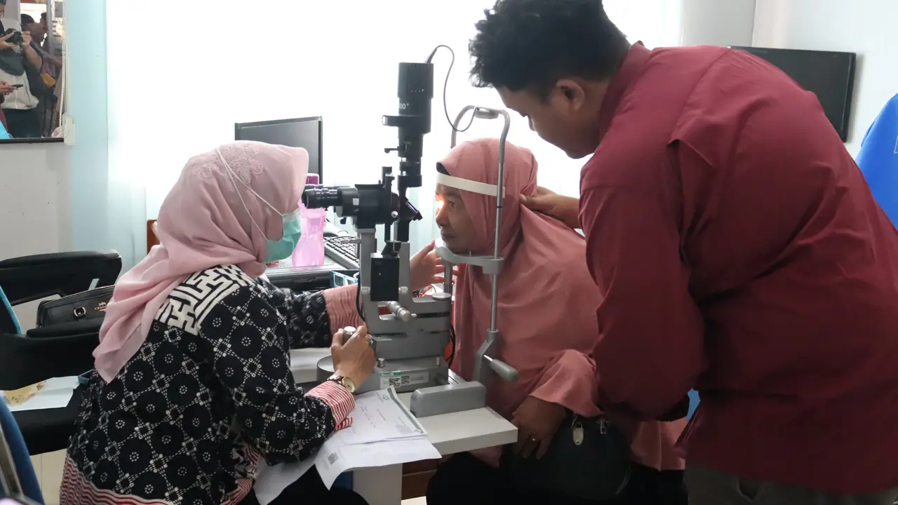 Peringati Hari Lanjut Usia Nasional, Kemensos Gelar Operasi Katarak di Aceh Utara