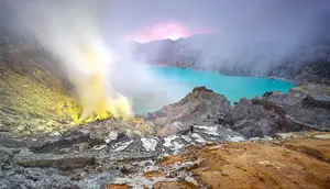 Meski Berstatus Normal, Ada Bahaya yang Mengintai di Kawah Ijen