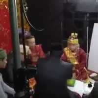 Sudah bikin puluhan ribu netizen ngakak, ternyata video ijab kabul pengantin bernama Musdalifah ini hanyalah sebuah adegan film. (Foto: Vidio.com)