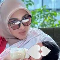 Syahrini Pasca Melahirkan 3 Bulan Bentuk Tubuh Kembali Normal. [@princessyahrini]