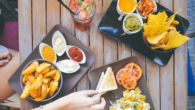 Makan dalam keadaan lapar/copyright Pexels.com
