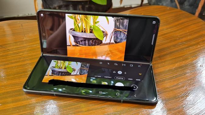 Penampakan Samsung Galaxy Z Fold3 ( Liputan6.com/Agustinus M. Damar)