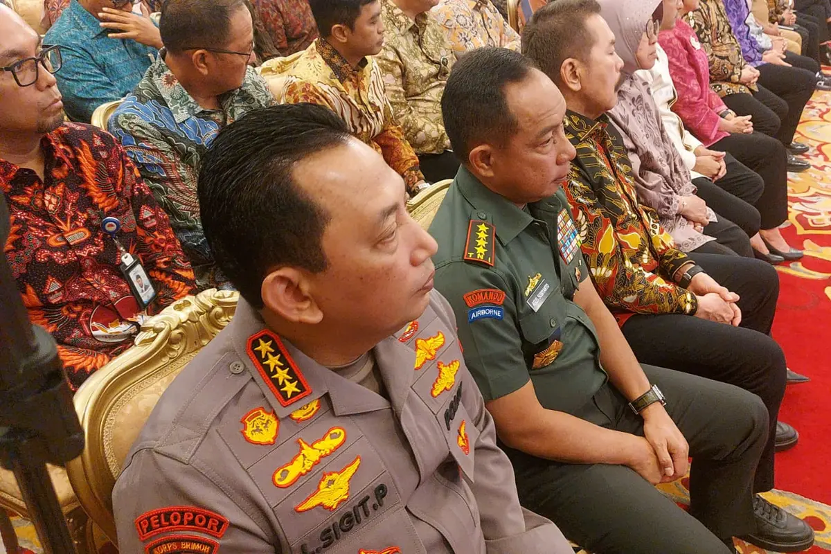 Jaksa Agung ST Burhanuddin, Kapolri Jenderal Listyo Sigit Prabowo, dan Panglima TNI Jenderal Agus Subiyanto bertemu di Istana Negara Jakarta, Senin (27/5/2024)