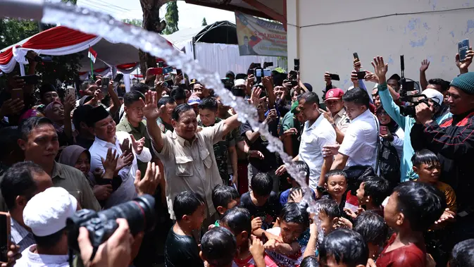 Warga Madura Sambut Prabowo, Merah Putih Berkibar Sepanjang Jalan